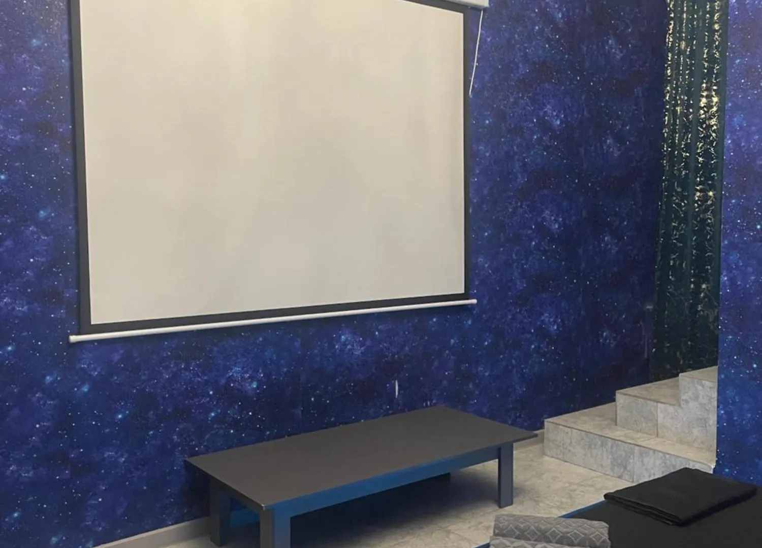 Hotel Cinema الماتي كازاخستان